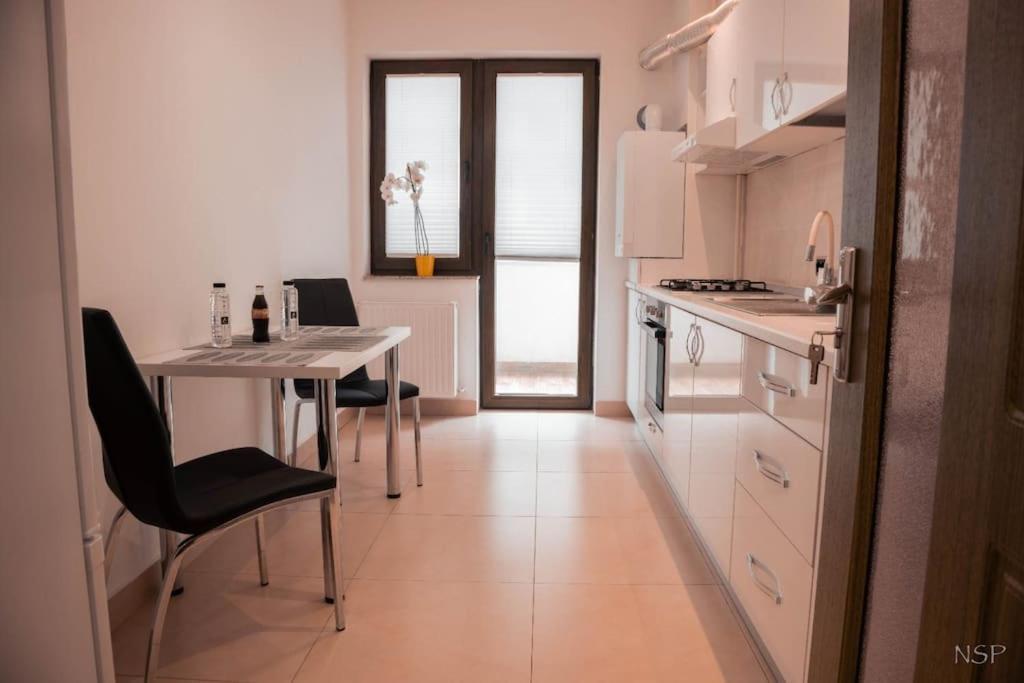 Apartament Zona Coresi Mall Braşov Buitenkant foto